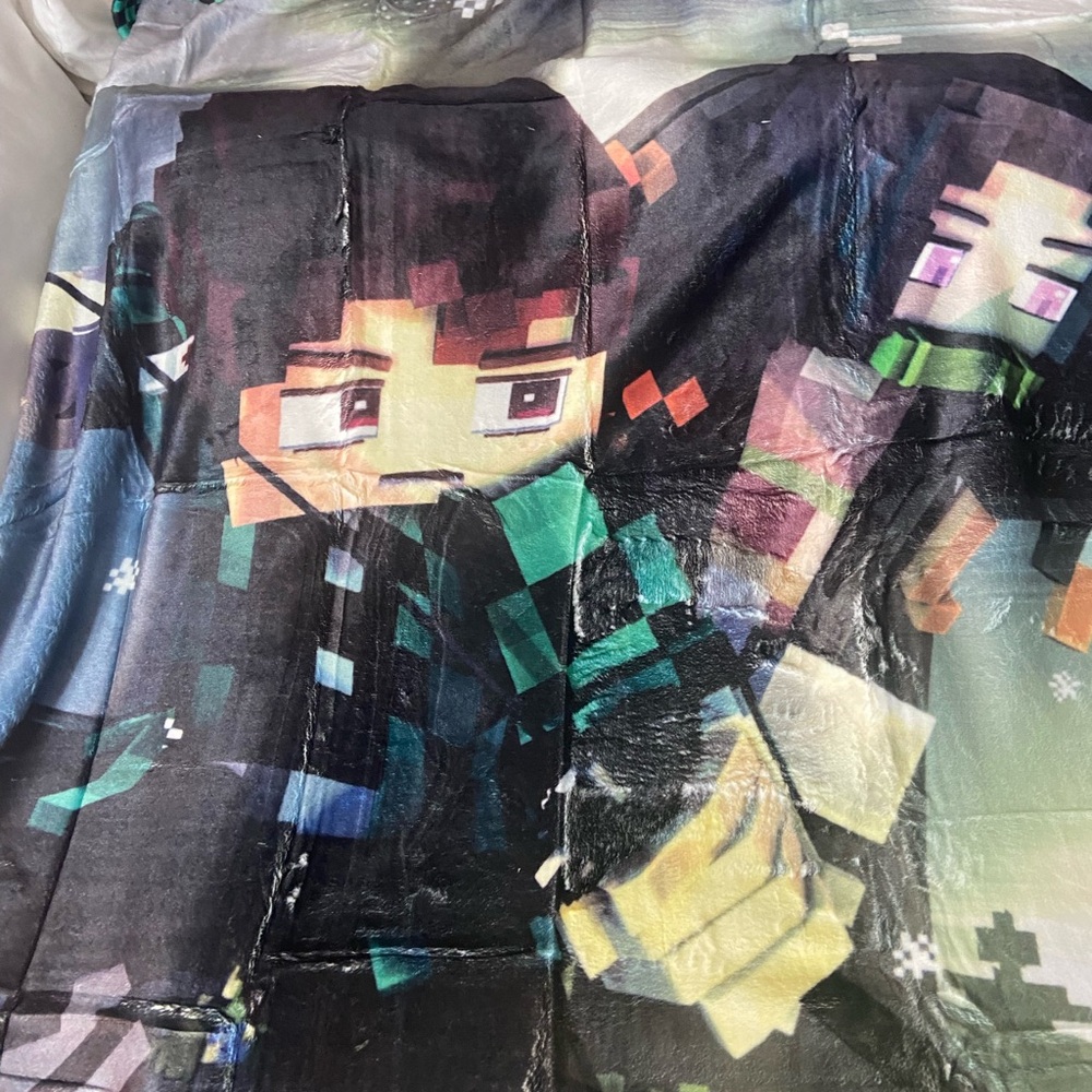 NWOT Pixel Minecraft Plush Blanket - Picture 2 of 2